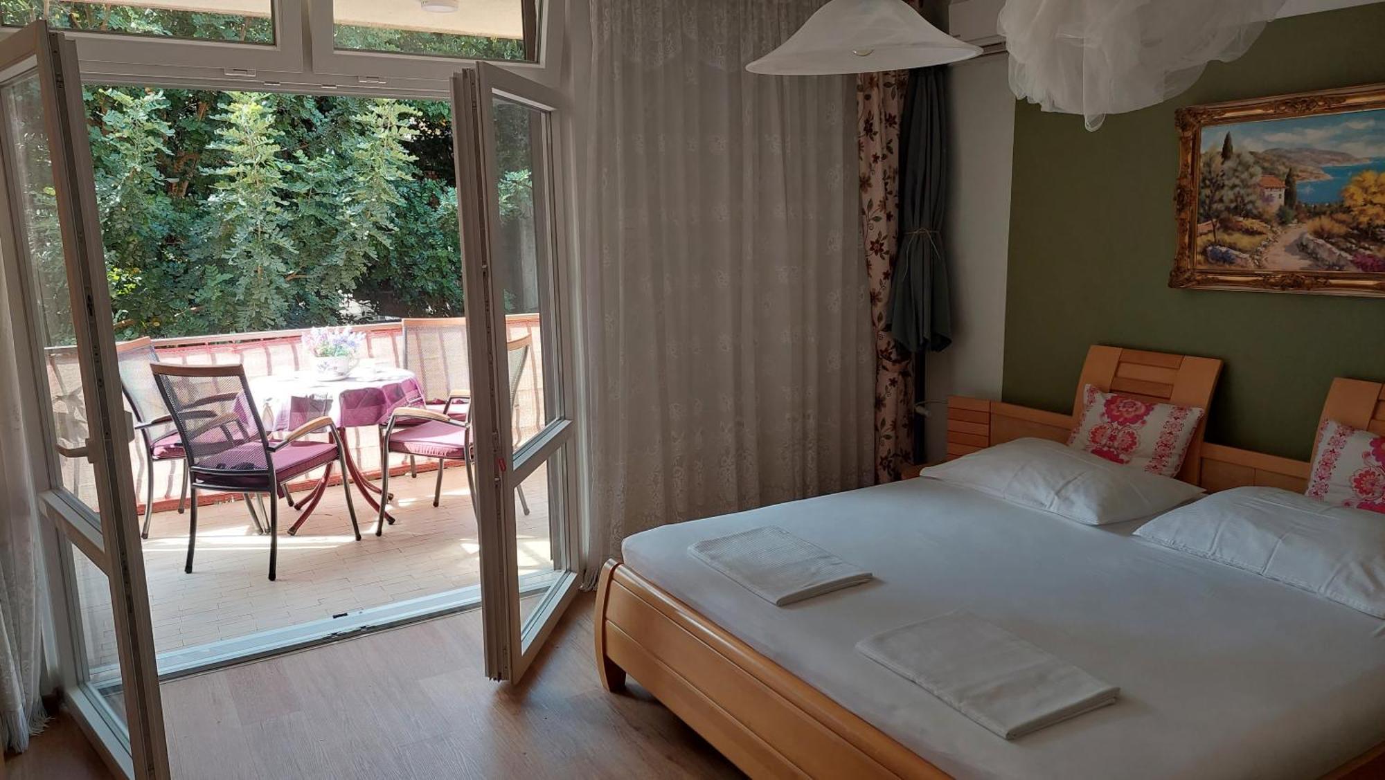 Haus Sonja Apartment Podgora Bagian luar foto